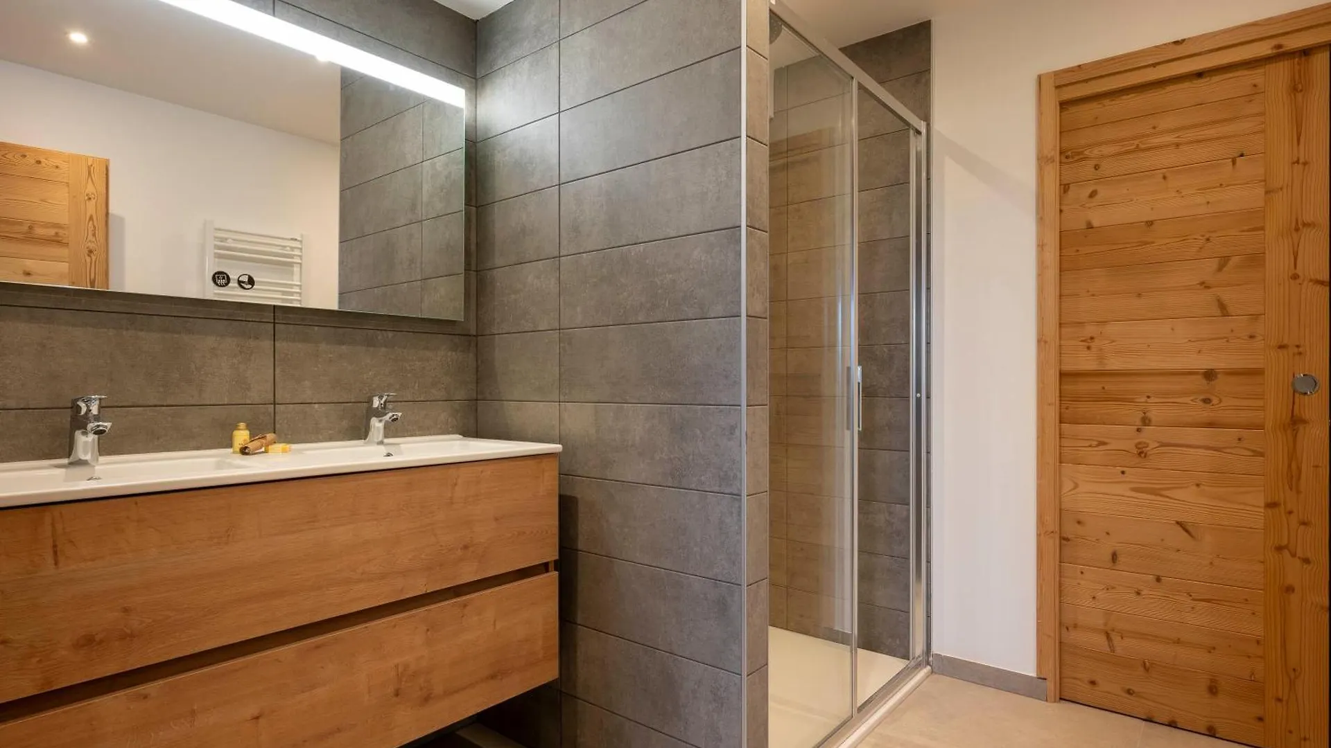 Apartment L'Adret Les Gets France